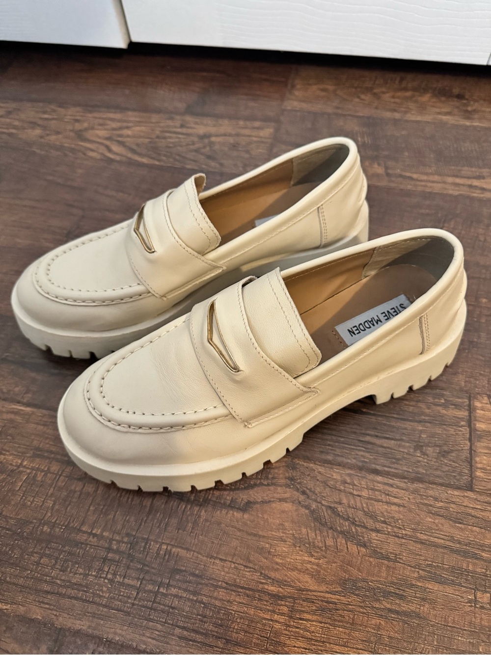Steve Madden Cream Platform Penny Loafers Gold Bar Chunky Lug Sole Size 8